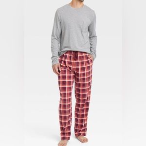 **CLEARANCE** GOODFELLOW & CO - Men’s Micro Fleece 2pc Pajama Set.